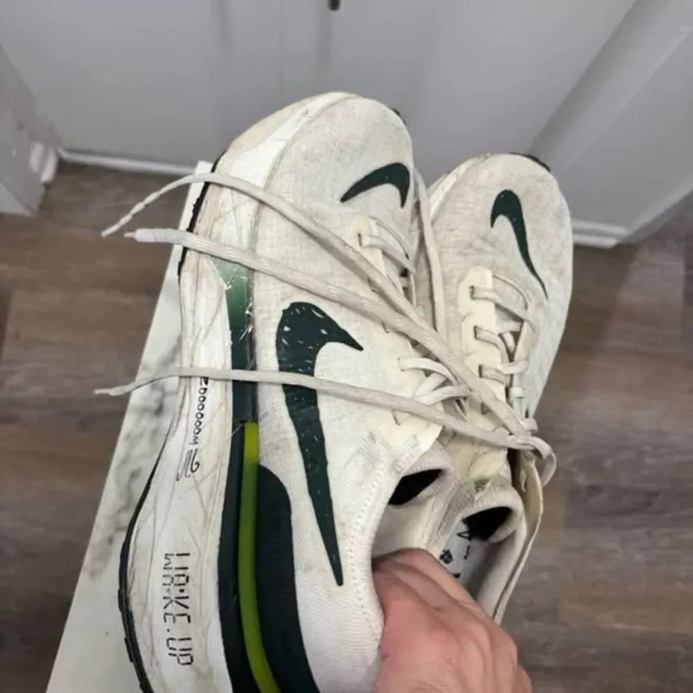 Nike invincible run